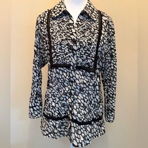Gorgeous NY Collection Black and White Patterned Blouse